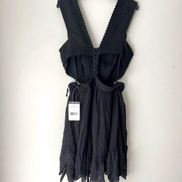 Free People Honeysuckle Rose Cut-Out Mini Dress Black Womems Size 6 **NWT** - Picture 5 of 8
